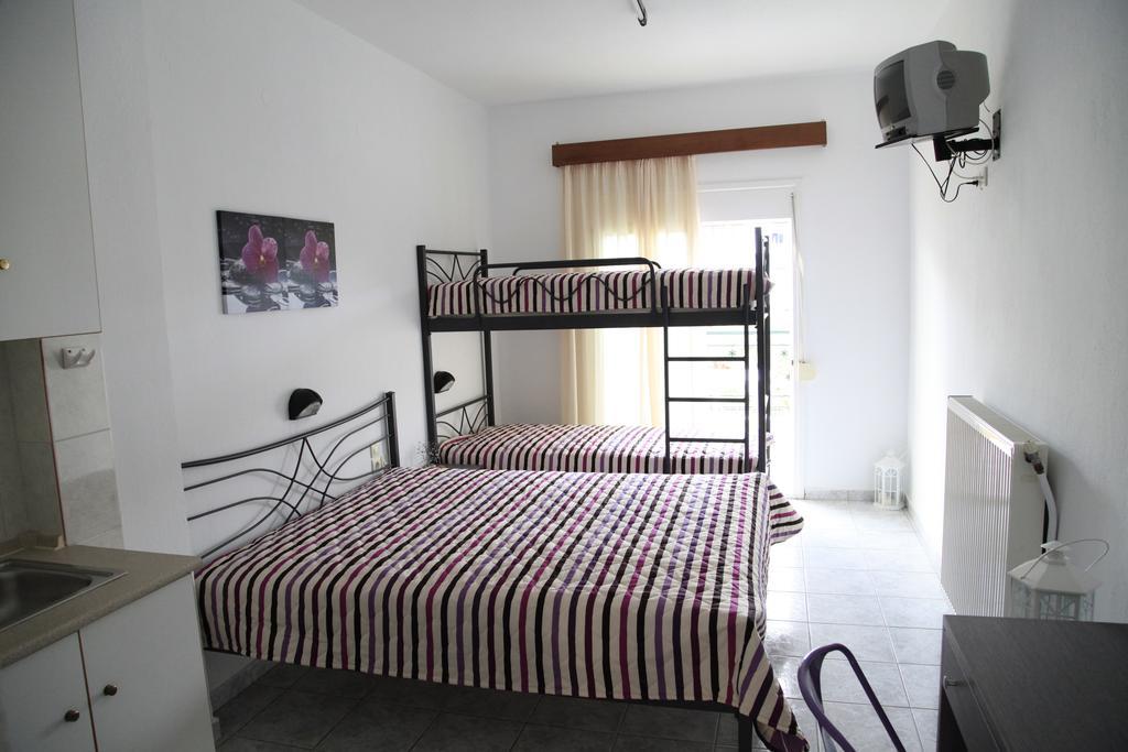 Vicky Rooms Paralia Dionisiou Værelse billede