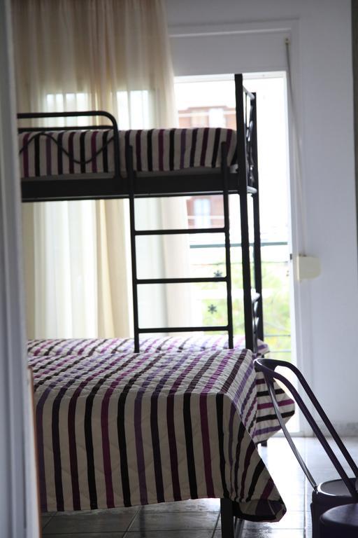 Vicky Rooms Paralia Dionisiou Eksteriør billede