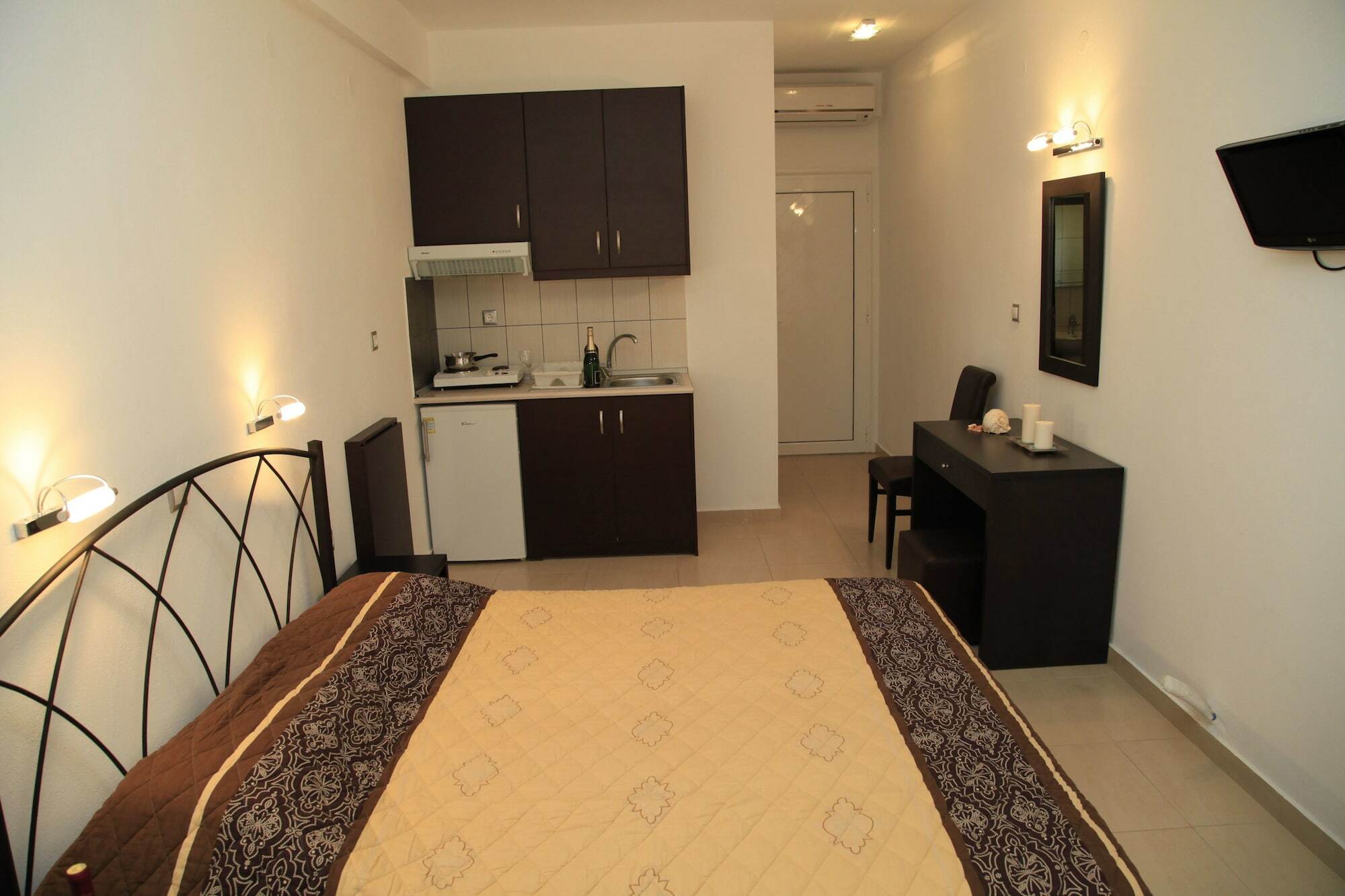 Vicky Rooms Paralia Dionisiou Eksteriør billede