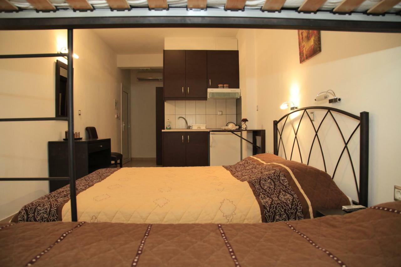 Vicky Rooms Paralia Dionisiou Eksteriør billede