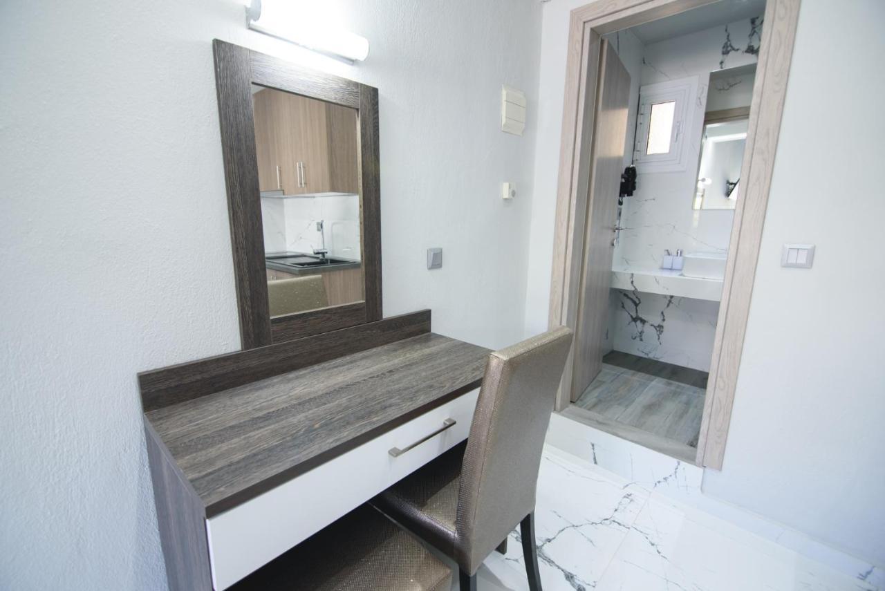Vicky Rooms Paralia Dionisiou Eksteriør billede