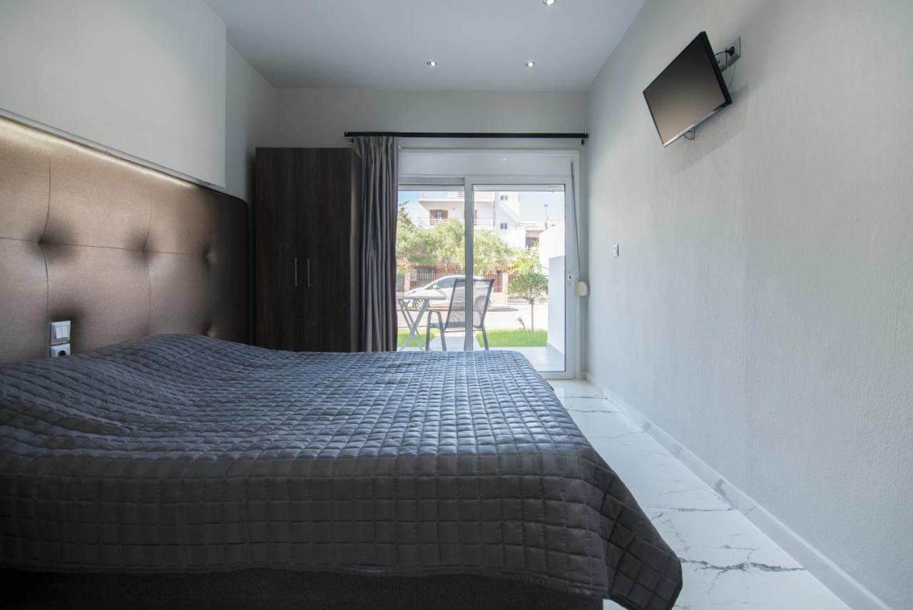 Vicky Rooms Paralia Dionisiou Eksteriør billede